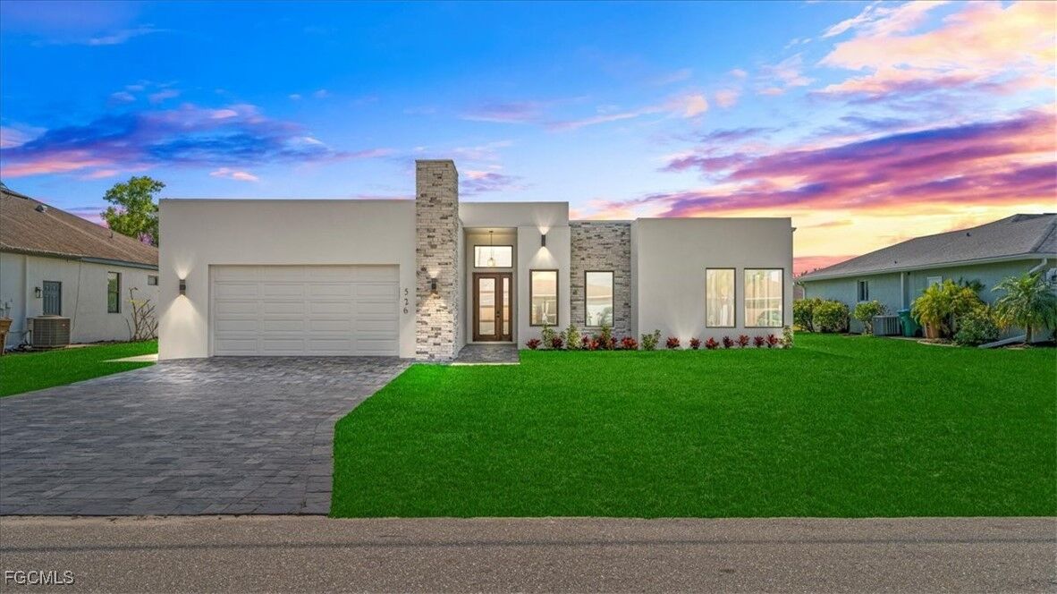 Property Photo: 526 SE 4th Street FL 33990