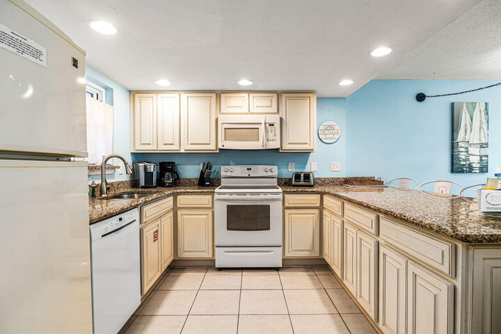 Property Photo: 770 Sundial Court Unit 102 FL 32548
