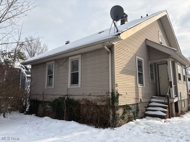 Property Photo: 3337 Dellwood Road OH 44118