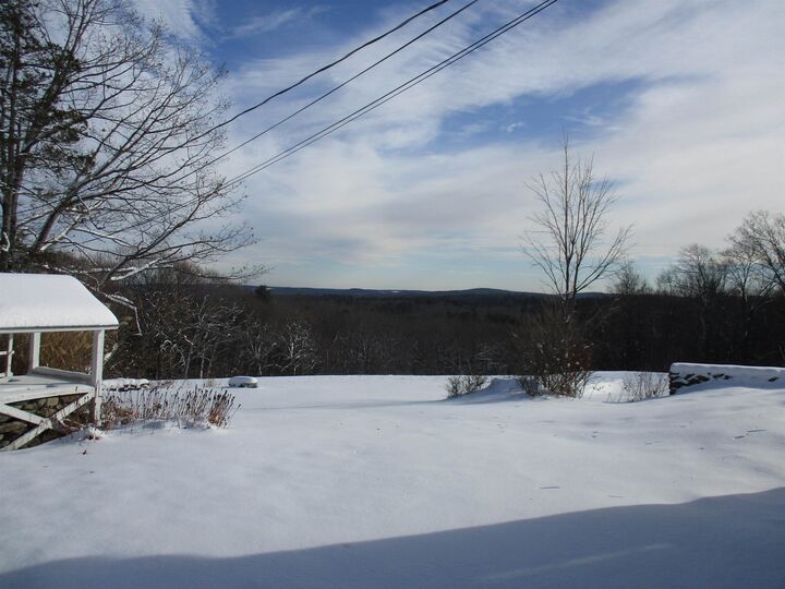 Property Photo: 48 Perkins Lane NH 03084