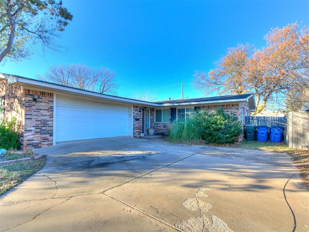 Property Photo:  2733 Manchester Drive  OK 73120 