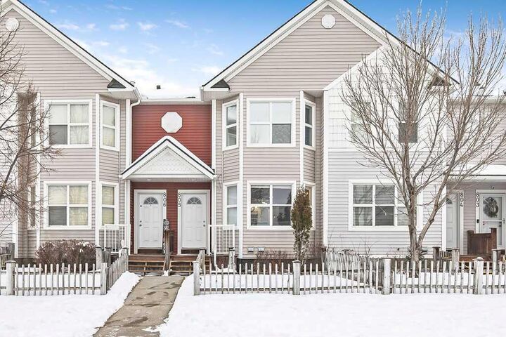 Property Photo:  805 Prairie Sound Circle NW  AB T1V 2A4 