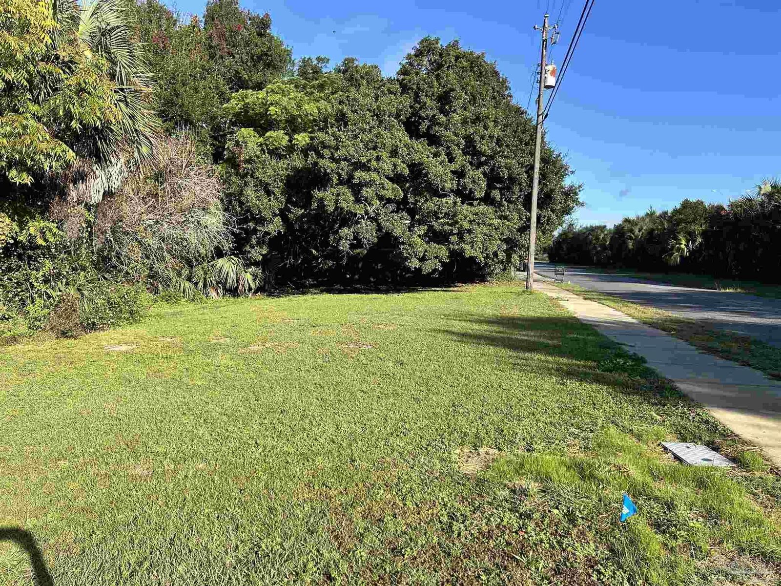Property Photo: 2809 N Hayne St FL 32503