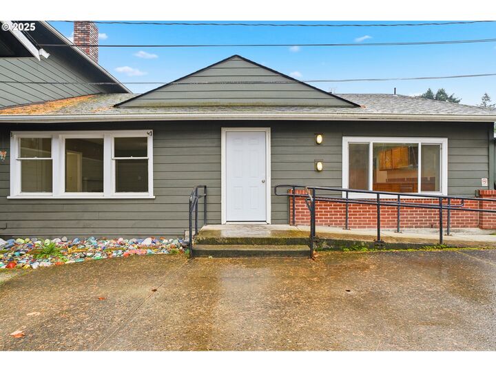 Property Photo: 3524 SE 119th Ave OR 97266