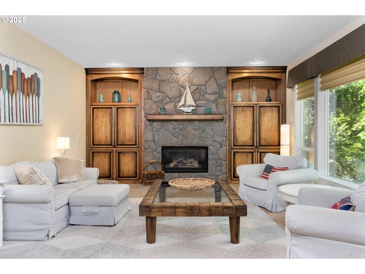 Property Photo: 17677 Westview Dr OR 97034