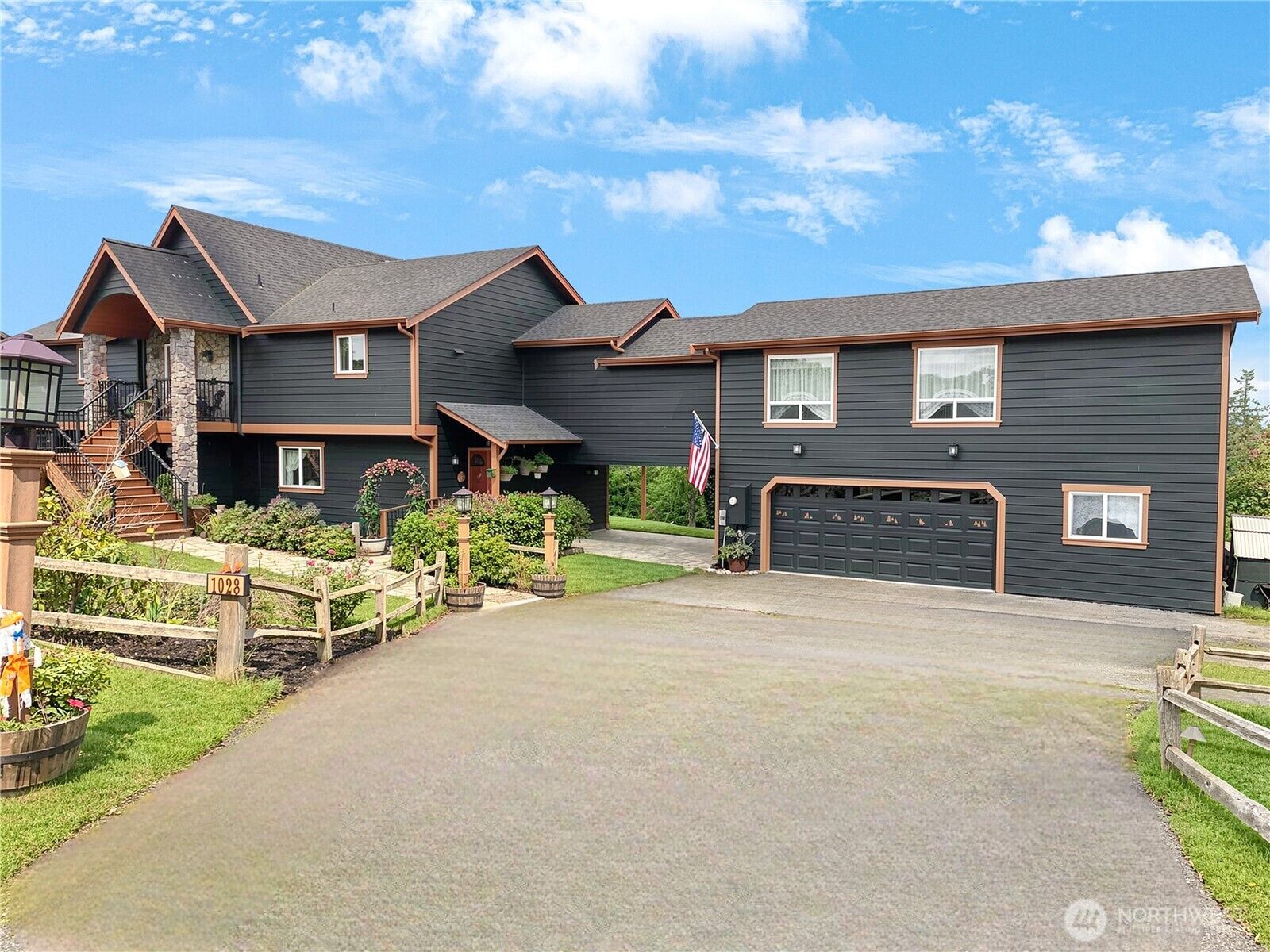 Property Photo:  1028  Circle Drive  WA 98282 
