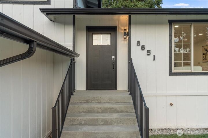 Property Photo:  6651 E Grandview Avenue  WA 98404 