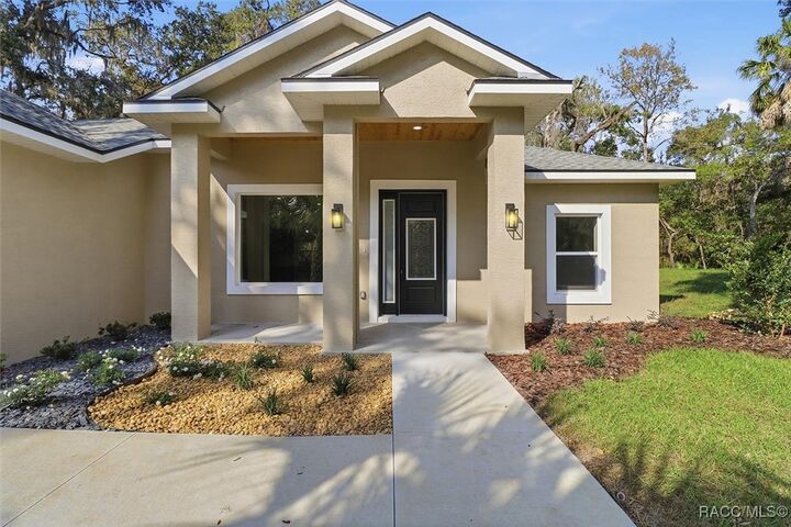 Property Photo: 9096 N Alder Avenue FL 34428