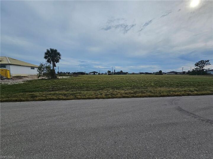 Property Photo: 4106 NW 39th Street FL 33993