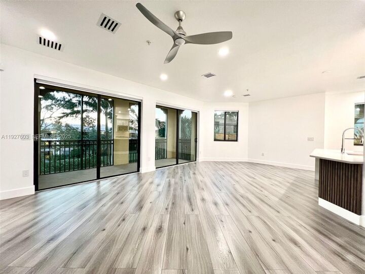 Property Photo: 2955 NW 126th Ave 320-5 FL 33323