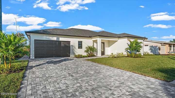 Property Photo: 435 Sandpiper Drive FL 32937