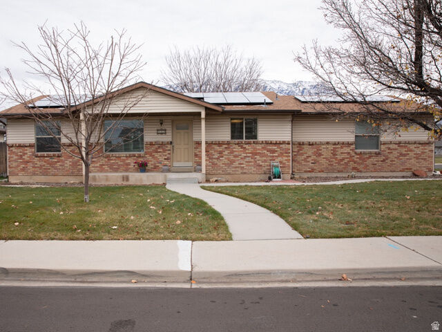 Property Photo:  922 N 550 E  UT 84097 