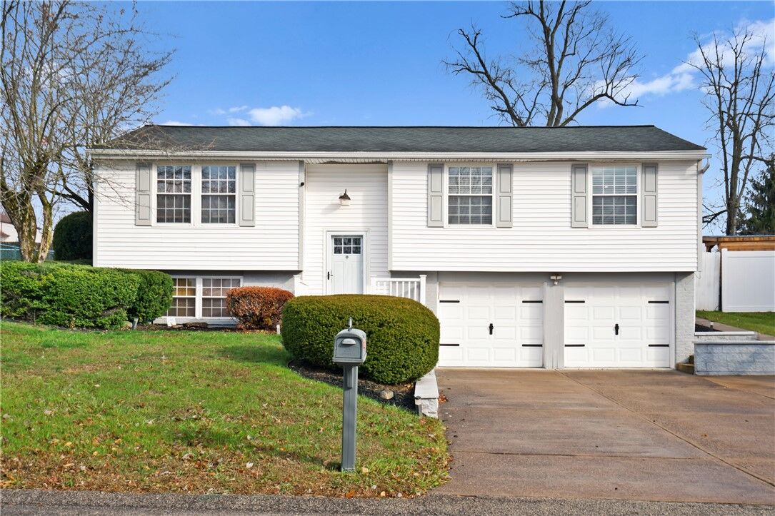 Property Photo: 1877 George Cir PA 15642