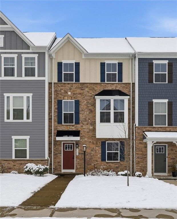 Property Photo: 9002 Hickory Rd PA 15044