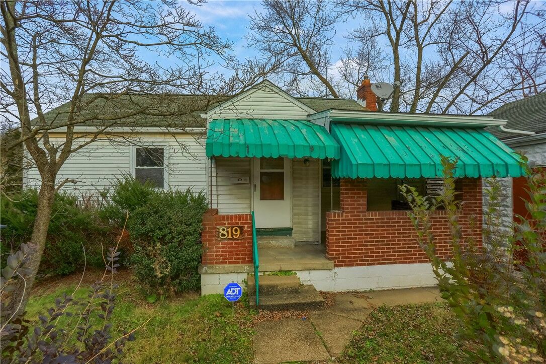 Property Photo: 819 Leech St PA 15132