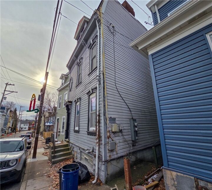 Property Photo: 1809 Rialto St PA 15212