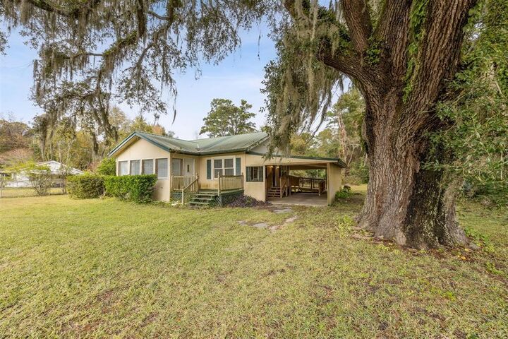 Property Photo: 463465 State Road 200 FL 32097