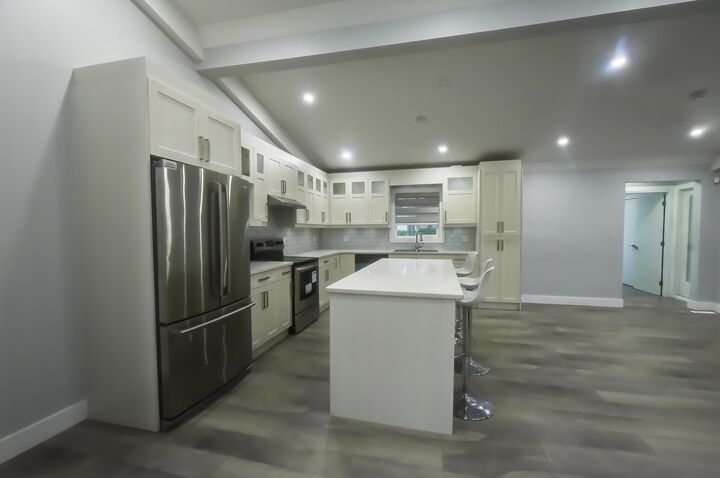 Property Photo: 1675 136 Street BC V4A 4E3