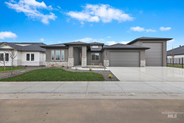 Property Photo: 2201 E Blakehurst St ID 83634