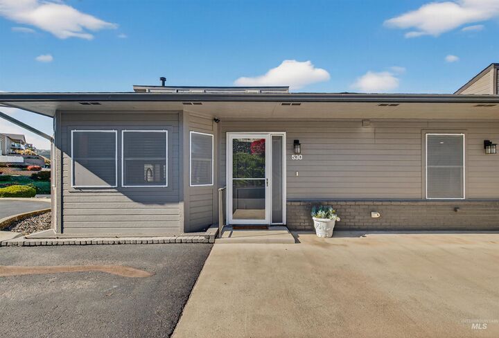 Property Photo:  530 Valley Vista Blvd  ID 83501 