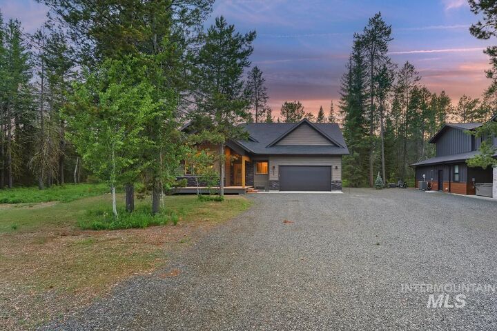 Property Photo:  136 Jacks Loop  ID 83615 