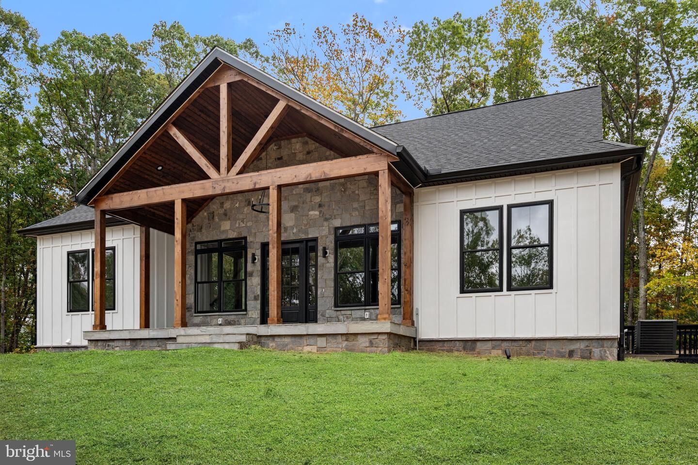 Property Photo:  5355 Hillside Dr  VA 20187 