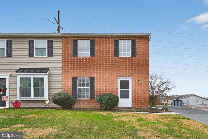 2015 Aspen Lane  Columbia PA 17512 photo