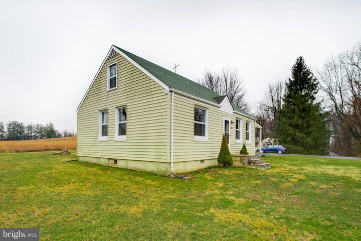 Property Photo: 4289 Lunceford Lane VA 20115