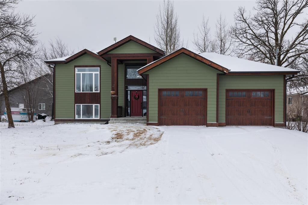 Property Photo: 18 Birch Trail MB R0A 1T0