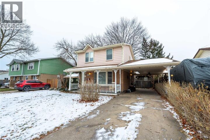 Photo de la propriété: 129 Bedford Crescent ON N7S 4B4