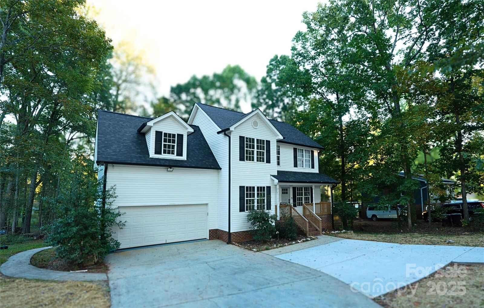 Property Photo: 2105 Timber Ridge Road NC 28112