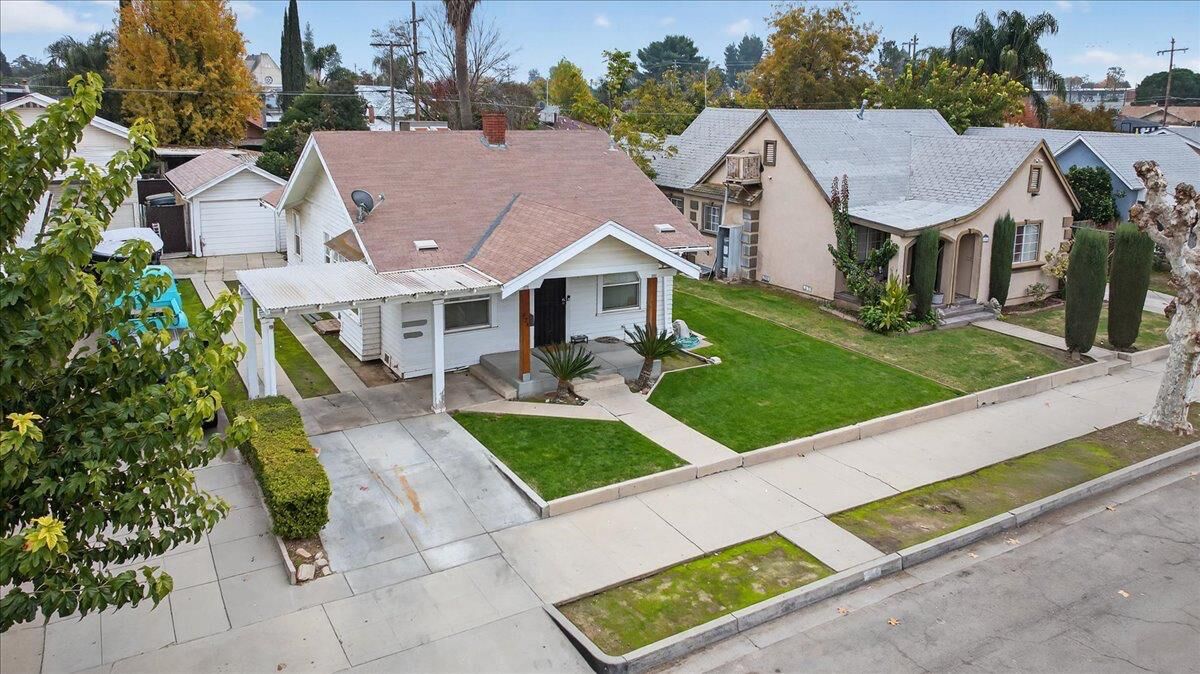 Property Photo: 824 Hoag Avenue CA 93657