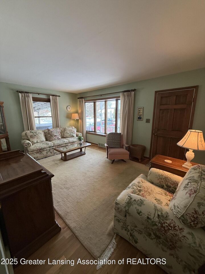 Property Photo: 1108 Tulip Street MI 48837