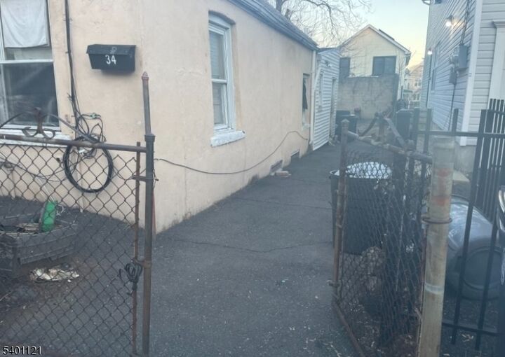 Property Photo: 34 Holland St NJ 07103