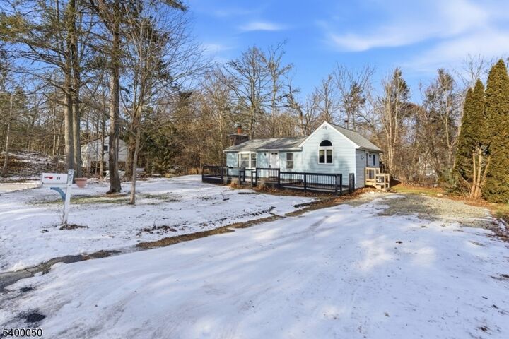 Property Photo:  24 Caldwell Rd  NJ 07421 