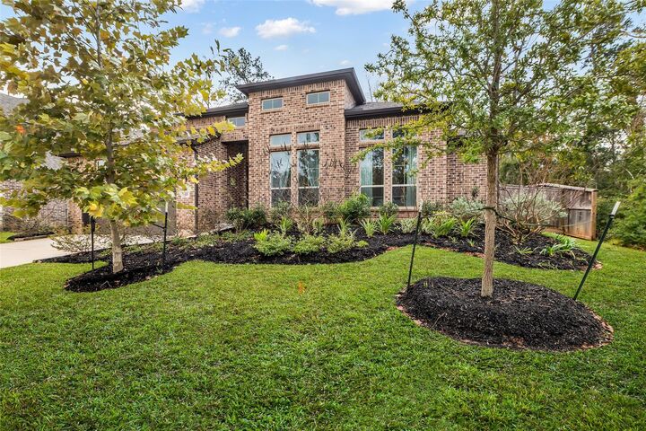 Property Photo: 633 North Rivus Overlook Drive TX 77318