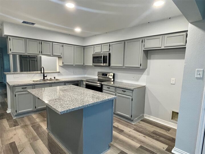 Property Photo: 1225 Clover Drive TX 77515