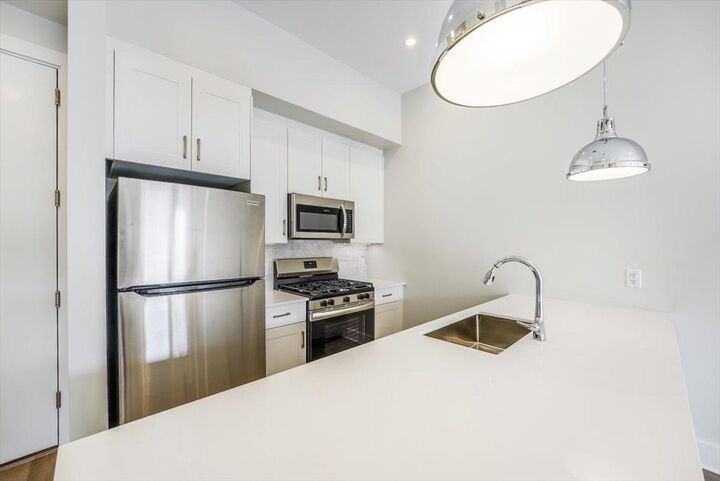 Property Photo:  667-665 Grand St 205  NJ 07304 