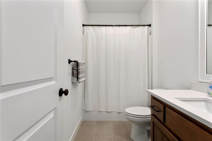 Property Photo:  6615 NW 107th Court  MO 64154 