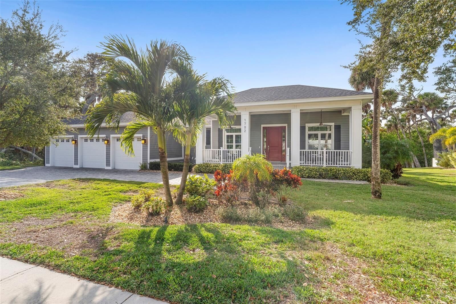 Property Photo:  1702 Saxon Drive  FL 32169 