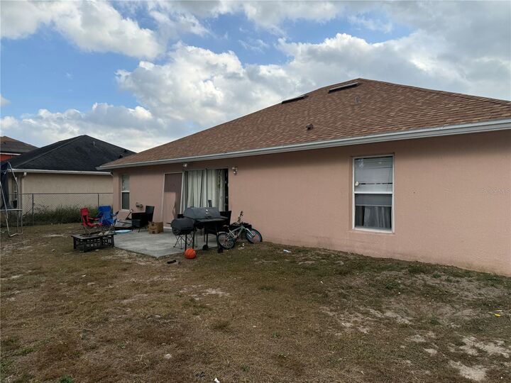 Property Photo: 1158 Saint Tropez Court FL 34759