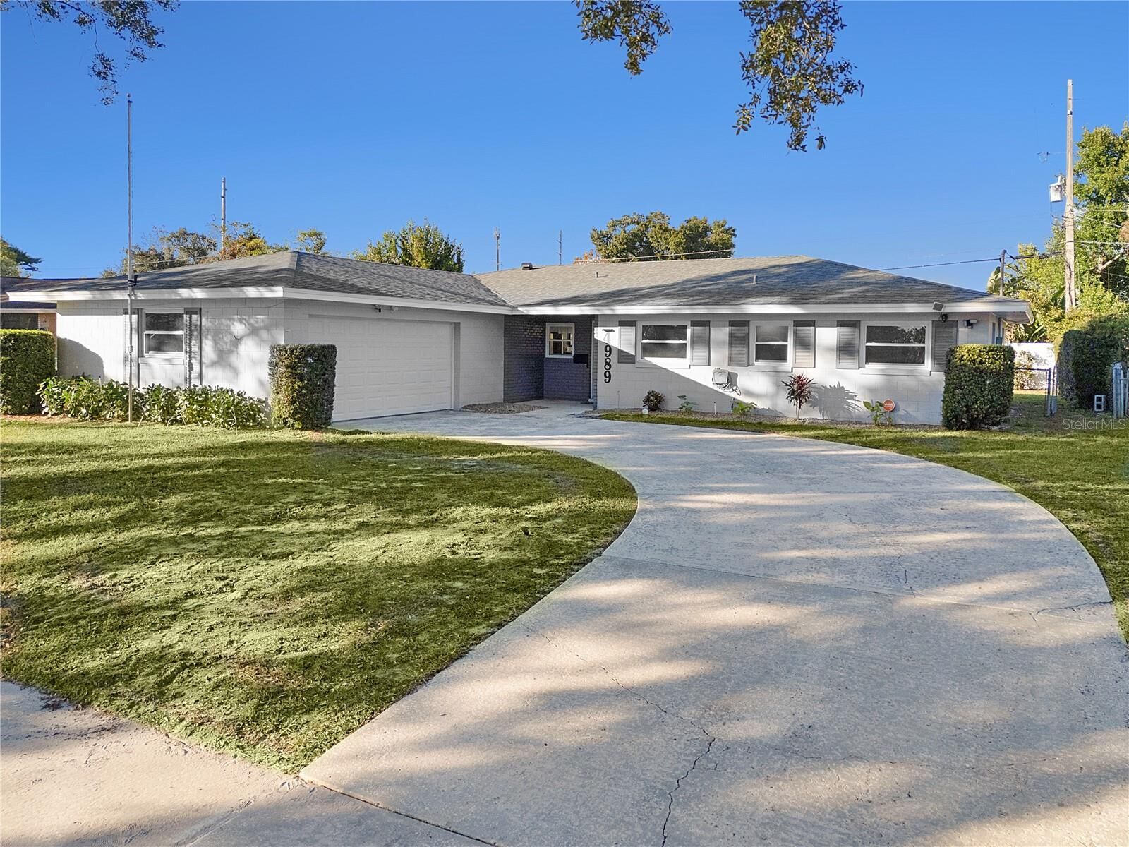 Property Photo:  4989 E Wind Street  FL 32812 