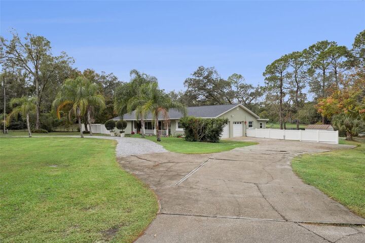 Property Photo: 530 Lake Bingham Road FL 32746