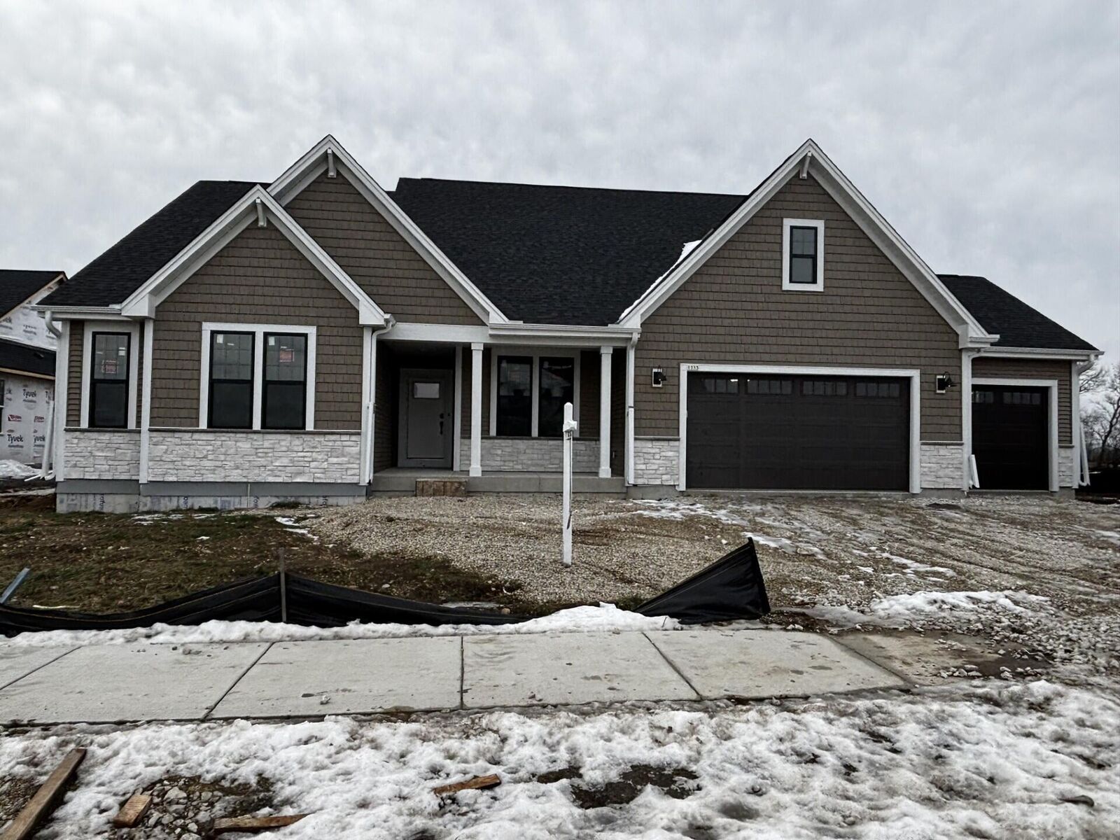 Property Photo:  1333 Periwinkle Pass  WI 53066 