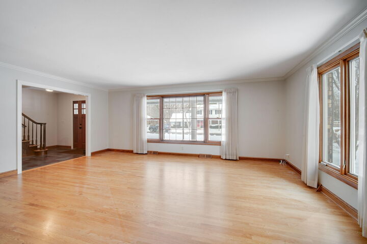 Property Photo:  3390 N Knoll Blvd  WI 53222 