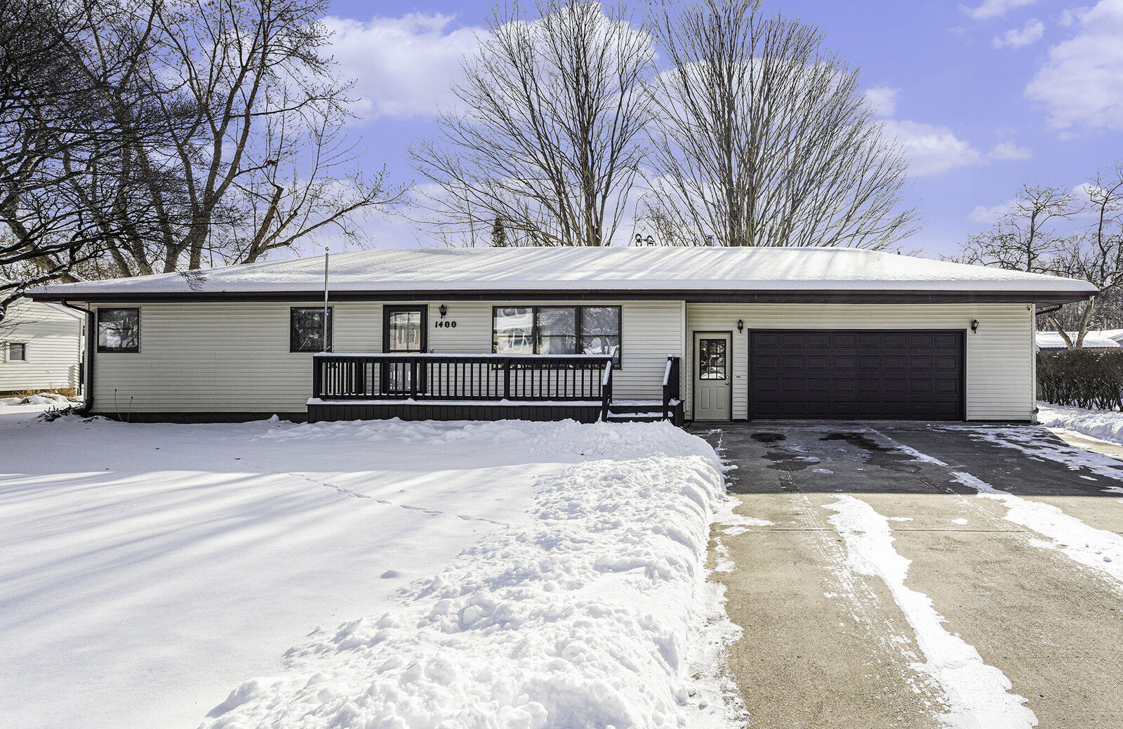 Property Photo:  1400 Trebor Road  MI 49085 