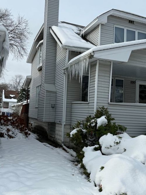 Property Photo: 5710 N Karlov Avenue IL 60646