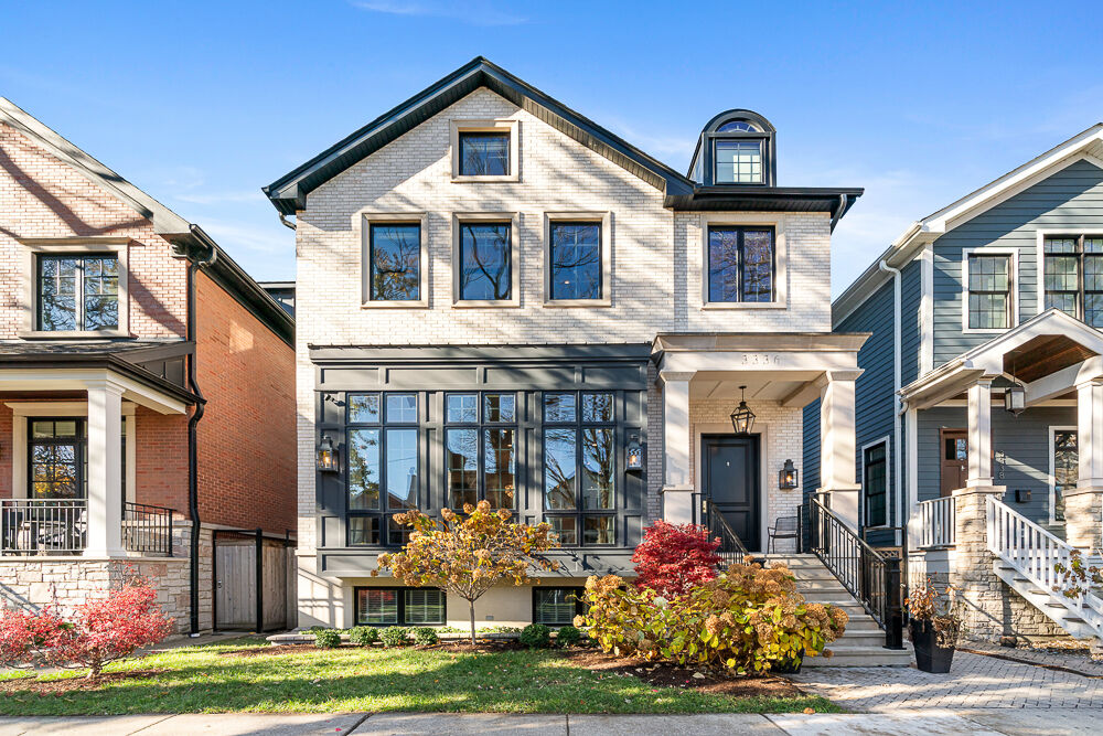 Property Photo:  3336 N Oakley Avenue  IL 60618 