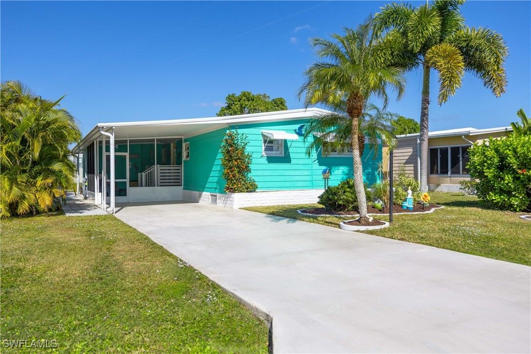 Property Photo: 216 Rookery Road FL 34114