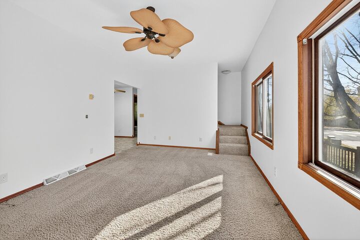 Property Photo:  617 Broadway  MN 55315 